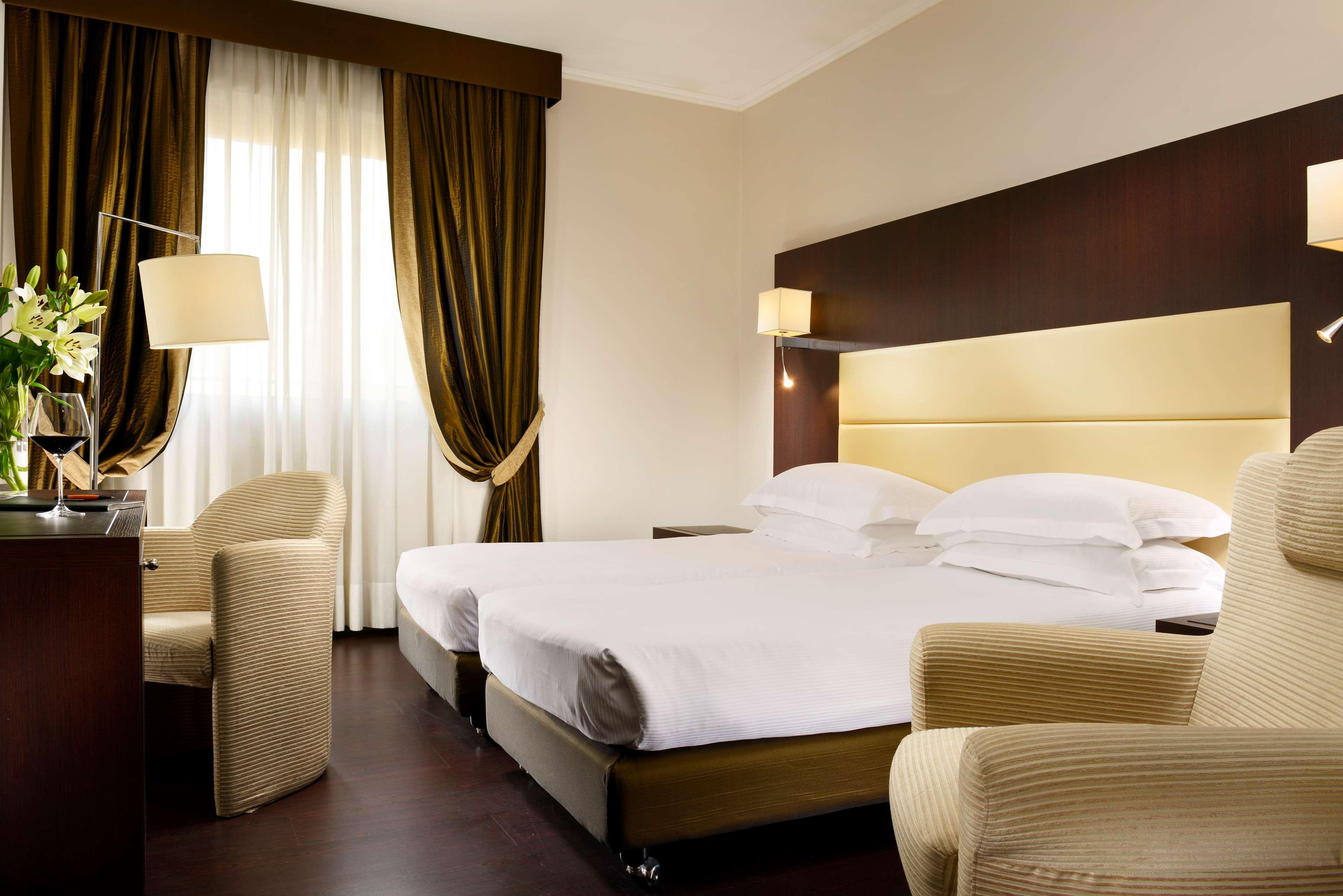 רומא Fh55 Grand Hotel Palatino מראה חיצוני תמונה